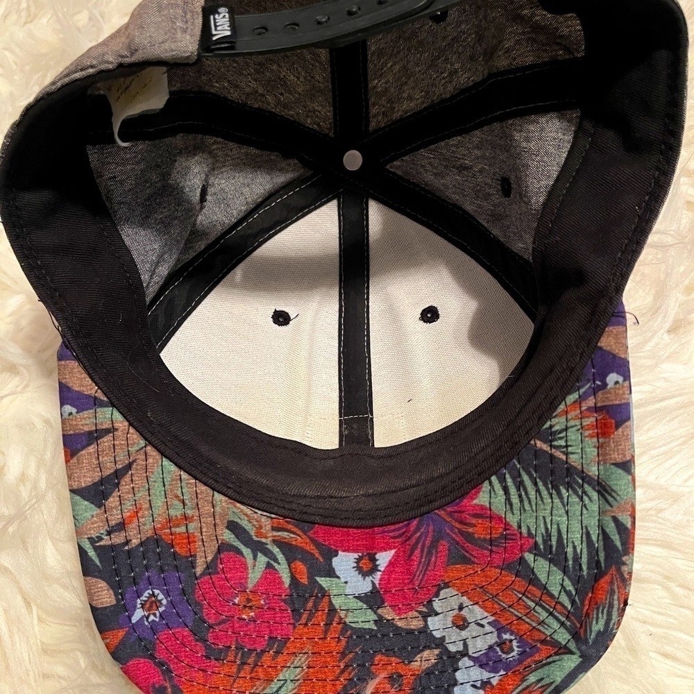 Vans Women’s Grey Floral Baseball Hat - Picture 5 of 5